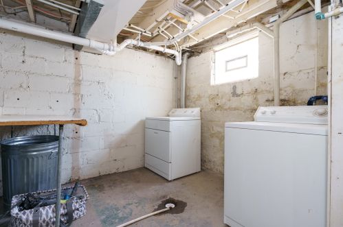 1315 Cork Street Ct, Kalamazoo MI  49001-4651 exterior