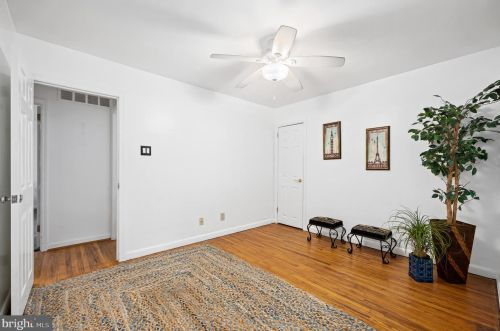 236 Memorial Ave, Tavistock NJ 08033-2952 exterior