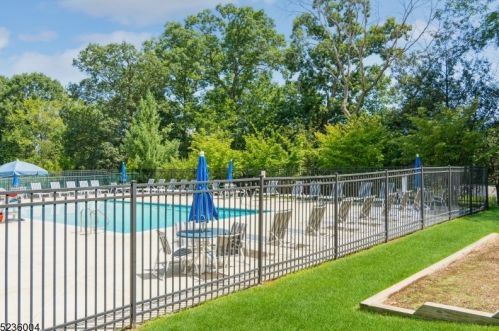 2801 Packer Ct, Bridgewater NJ 08807-7017 exterior