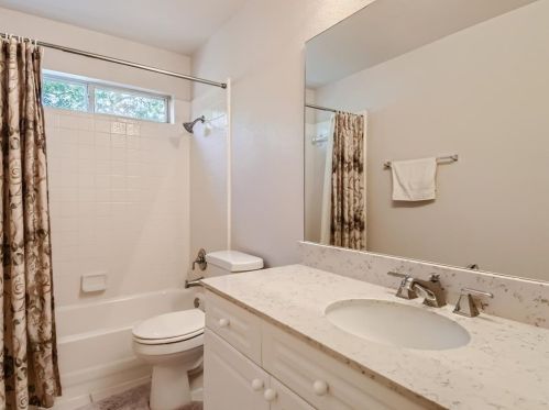 4333 Cyn Gln Cir, Austin TX 78732-2185 exterior