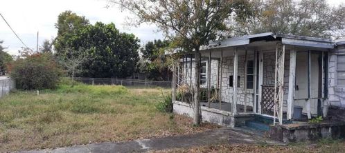 5003 Regina Dr, Fort Pierce FL  34982-7337 exterior