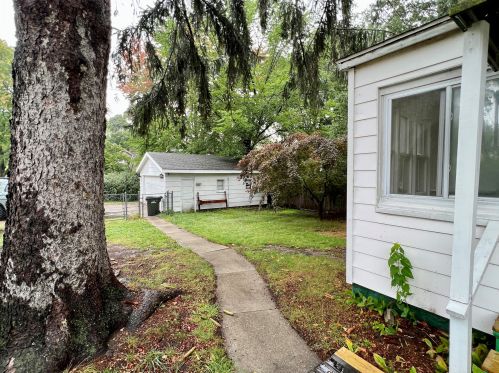 1594 Franklin St, Meskegon, MI 49441-2258