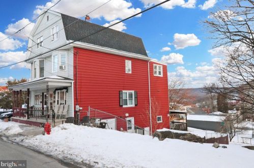 711 Seneca St, Primrose PA  17901-1644 exterior