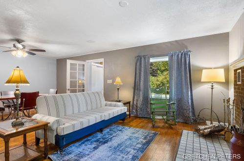 527 Academy St, Allegan MI 49010-1455 exterior