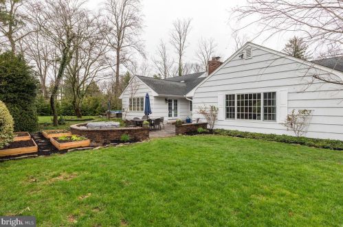 32 Evergreen Cir, Princeton NJ 08540-4028 exterior