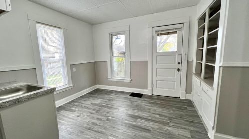 1036 Alpine Ave, Grand Rapids MI 49504-4140 exterior