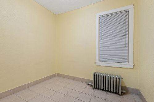 824 California, Chicago IL 60645-5208 exterior