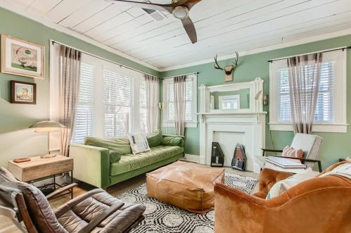 3901 Becker Ave, Austin TX 78751-5209 exterior