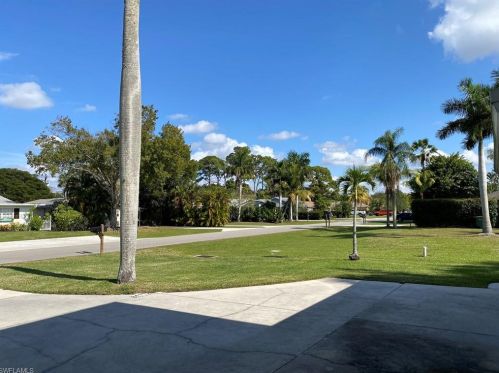 758 95th Ave, Naples FL 34108-2457 exterior