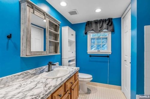 22 Amethyst Ln, Paterson NJ 07501-3364 exterior