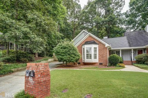 2611 Leeshire Ct, Tucker GA  30084-3023 exterior