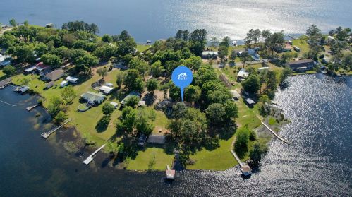 853 Paradise Island Dr, Defuniak Springs, FL 32433-7084