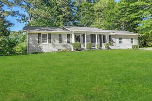 6775 Hampshire Dr, Tucker GA  30084-1304 exterior