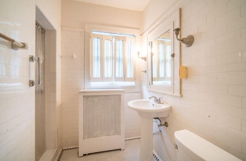 2929 Smt Ave, Milwaukee WI 53211-3441 exterior