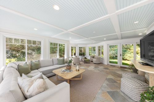 38 Pequot Trl, Westport CT 06880-2930 exterior