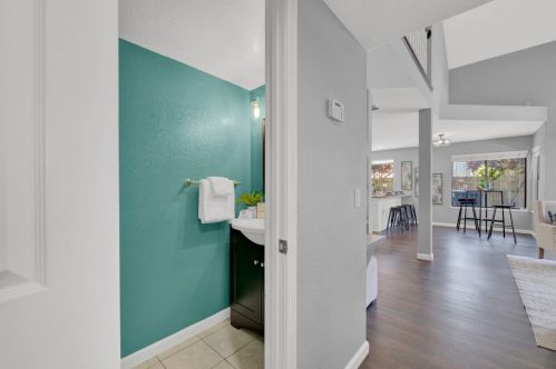 120 Hazelmere Dr, Folsom CA 95630-5522 exterior