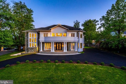 9318 Cranford Dr, Rockville, MD 20854-2231