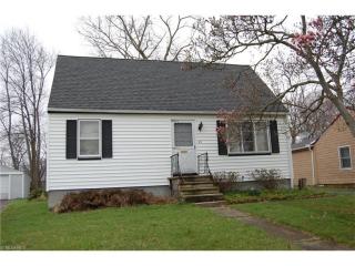 43 Grandmere Dr, Cleveland OH  44146-3242 exterior
