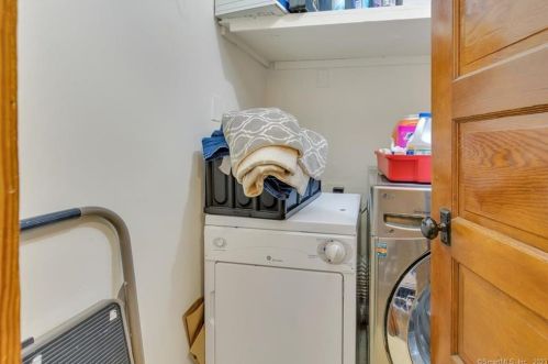 194 Gold St, New Britain CT 06053-3758 exterior