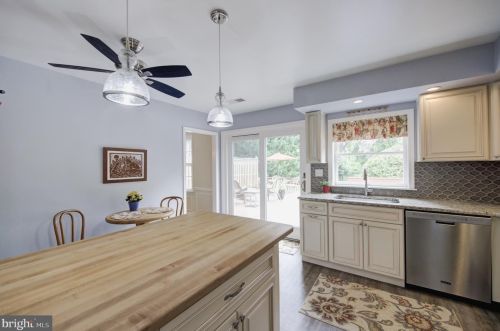 735 Hickory Ln, Berwyn PA 19312-1438 exterior