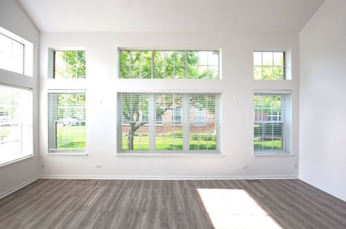 11 Dewalt Ct, Elmhurst, IL 60126-5619