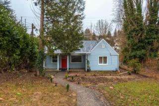 5147 Creston St, Seattle, WA 98178-2111