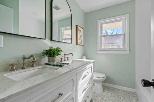 6035 Darnel Ave, Milwaukee WI  53223-3555 exterior