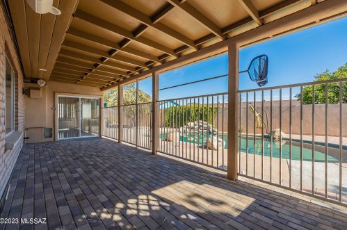 4801 Red Wolf Dr, Tucson AZ  85742-8825 exterior