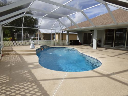 474 Carter Ave, Fort Pierce FL 34983-2999 exterior