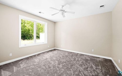 4063 Ugstad Rd, Duluth MN 55811-3621 exterior