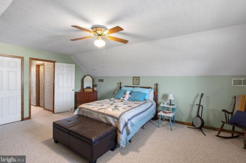 1165 Fox Run Ter, Hanover PA 17331-8742 exterior