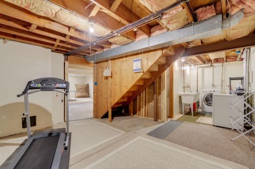 4708 Parkside Dr, Milwaukee WI 53225-4438 exterior