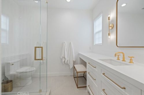 10464 Caribou Way, Tustin CA  92782-1470 exterior