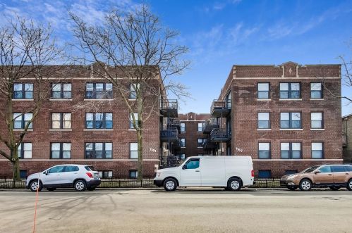 1153 Grace St, Chicago, IL 60613-2849