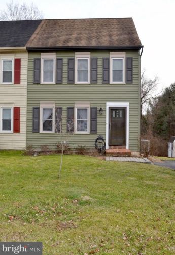 1681 Chadwick Cir, Lancaster, PA 17603-9334