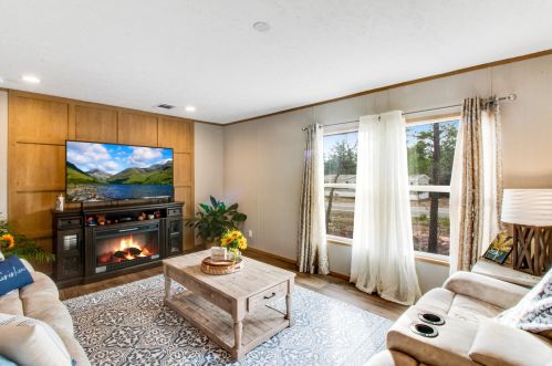 190 Woodlands Blvd, Defuniak Springs FL  32433-7278 exterior