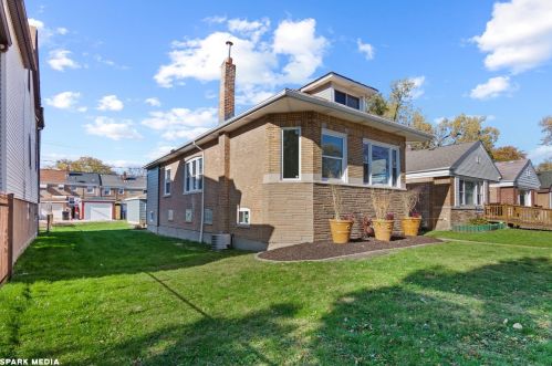 8450 Euclid Ave, Chicago, IL 60617-2260