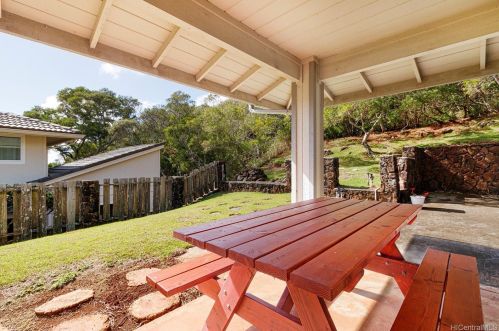 2146 Halakau St, Honolulu HI 96821-2631 exterior