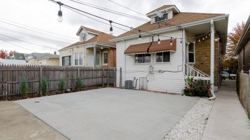 6030 Mozart St, Chicago IL 60629-2217 exterior