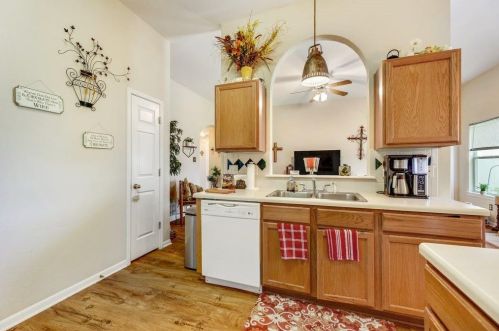 209 Meadowlark Cir, Georgetown TX 78626-4602 exterior