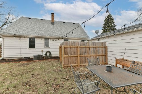 8524 Blue Mound Rd, Milwaukee WI 53213 exterior