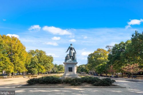 331 9th St, Washington DC  20003-2116 exterior