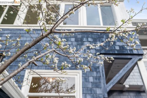 2542 Chilton Way, Berkeley CA 94704-2807 exterior