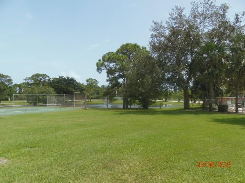 1350 Rivergreen Cir, Fort Pierce FL  34952-4131 exterior