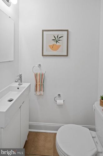 1932 4 St, Philadelphia PA 19122-2235 exterior