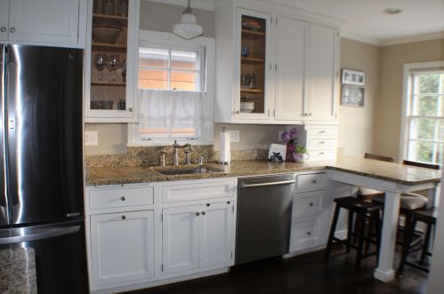 6225 Lake Dr, Milwaukee, WI 53217-4341