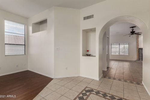 14068 40th St, Phoenix, AZ 85044-6109