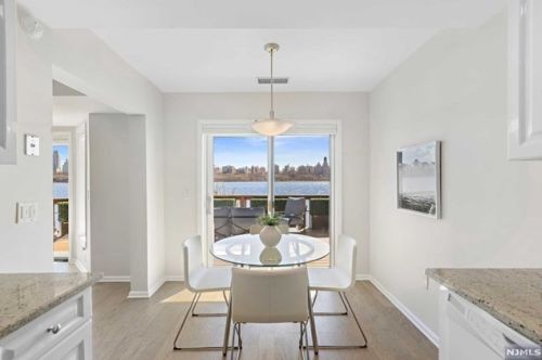 102 Adams Ct, Edgewater NJ 07020-1654 exterior