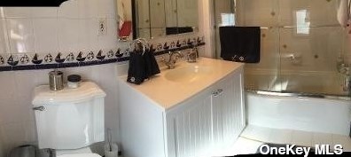 144 Carpenter St, Valley Stream NY 11580-4403 exterior