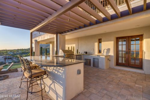 6941 Finger Rock Pl, Tucson AZ  85718-1401 exterior